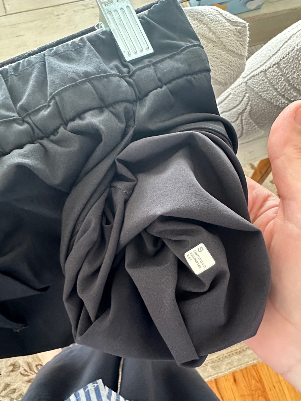 Lululemon Cinchable Waist High-Rise Woven Short 3.5" Black small - Picture 5 of 5